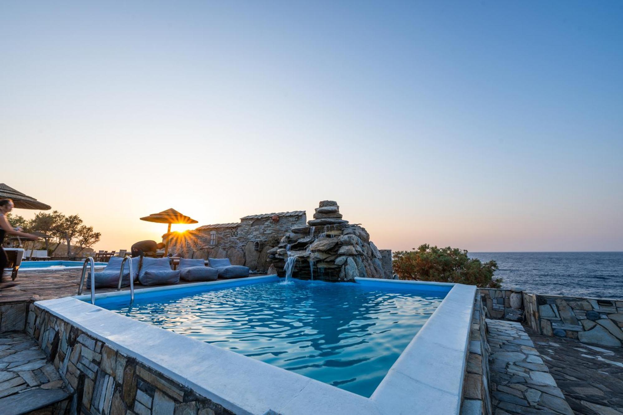 Cavos Bay Hotel & Studios 아르메니스티스 외부 사진