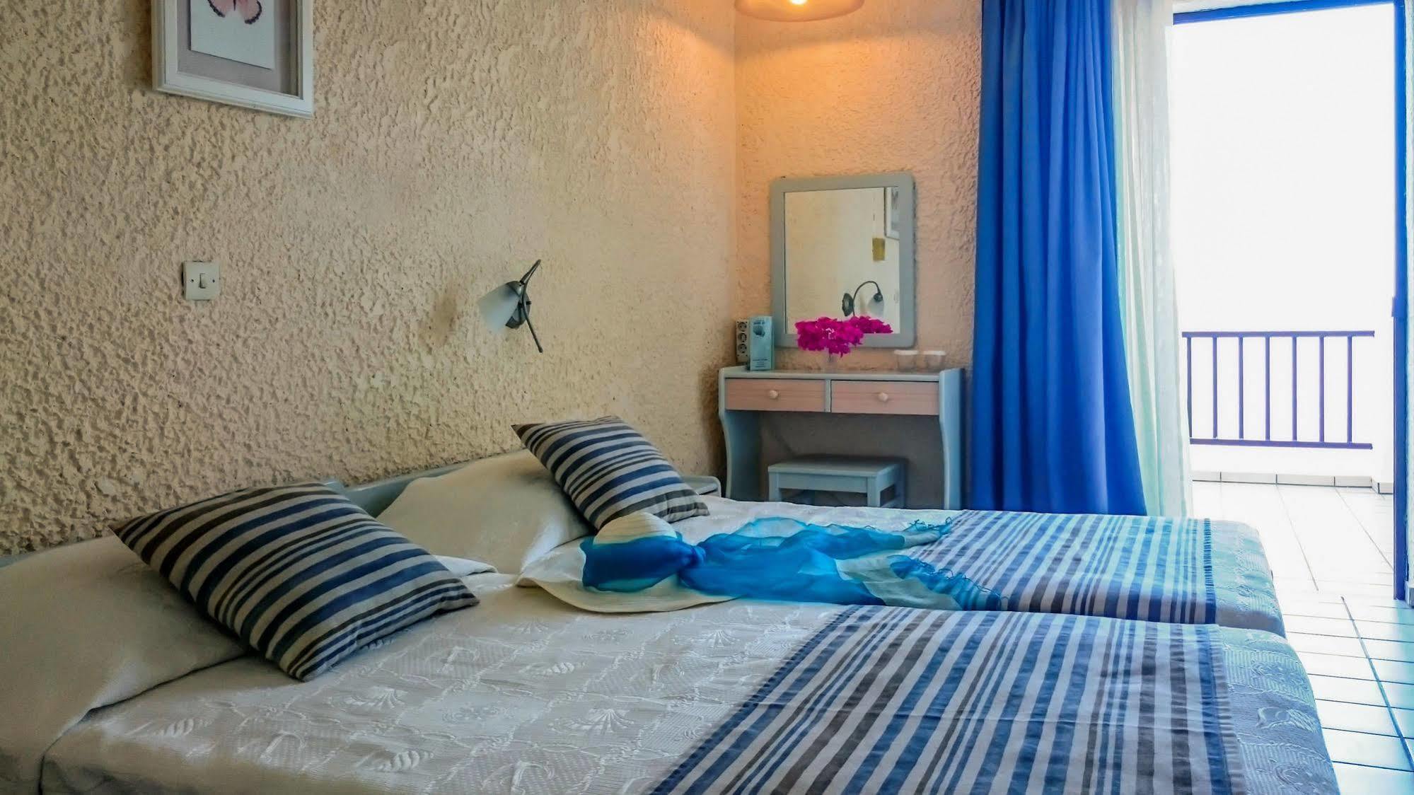 Cavos Bay Hotel & Studios 아르메니스티스 외부 사진